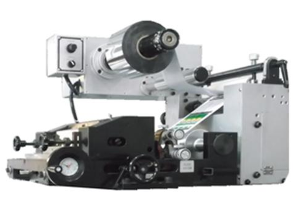 深圳兆龙印刷机械 以专业研发驱动自动化商标印刷新未来